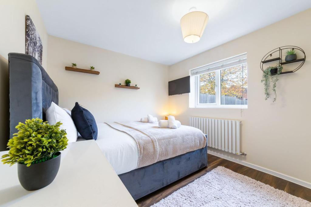 Isleworth Suites - Tw7 Екстер'єр фото